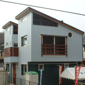 オリジナリティ溢れる２階建て新築住宅